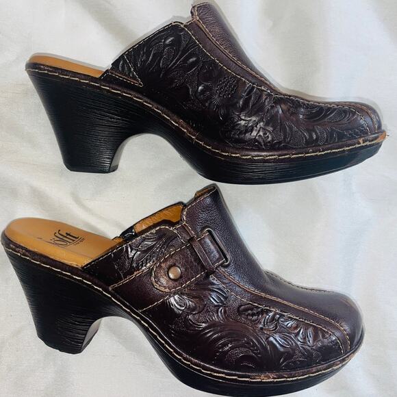 Sofft Tooled Leather Mules - Women's Size 6 M - Comfort Clogs w/ Floral‎ Design - Picture 4 of 10